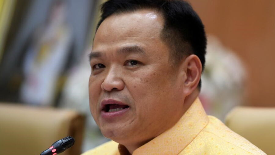 Anutin Charnvirakul, vice-primeiro-ministro tailandês