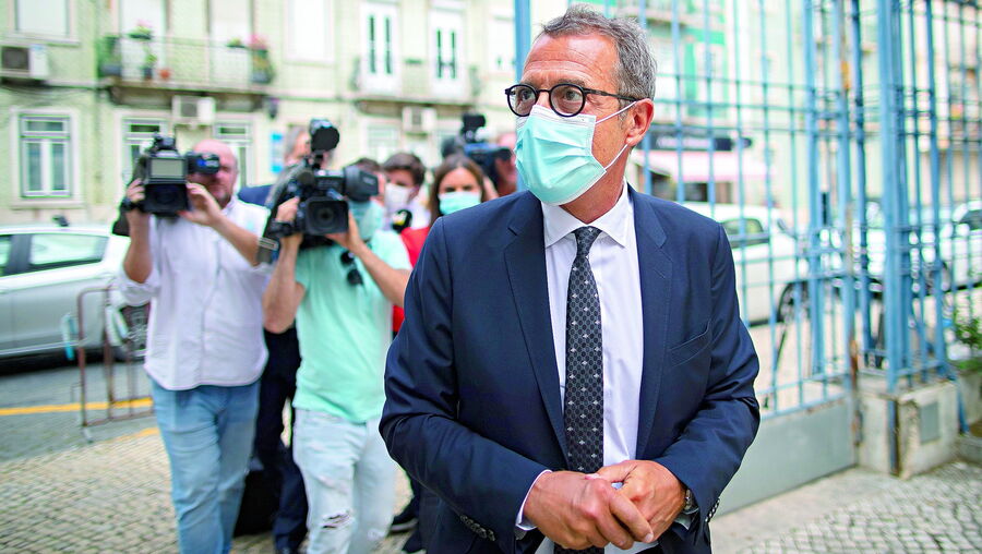 António Mexia foi confrontado pelos procuradores Carlos Casimiro e Hugo Neto, na presença do juiz Carlos Alexandre 