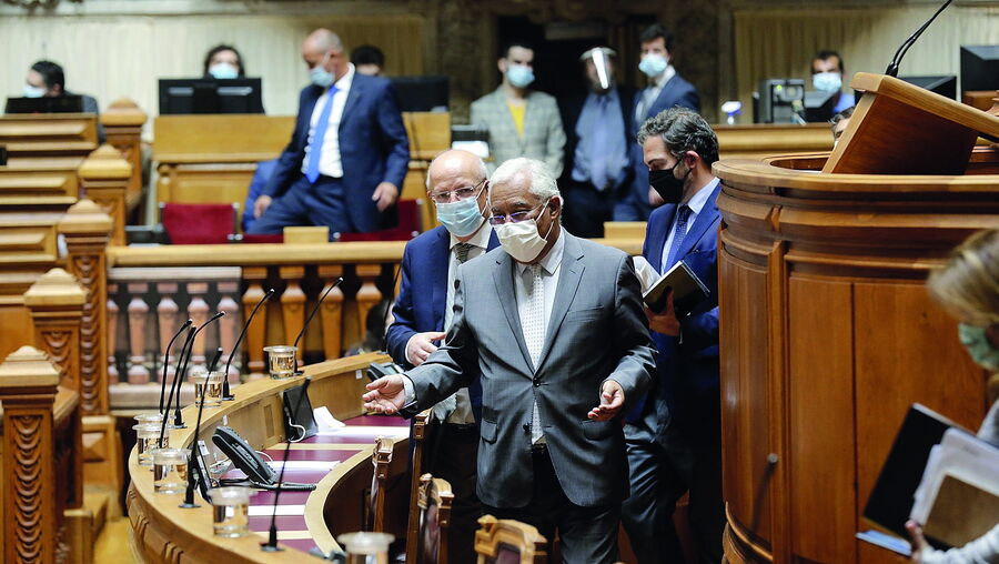 António Costa afirmou que o Executivo está a preparar alterações, a partir de 1 de julho, para o regime de layoff 